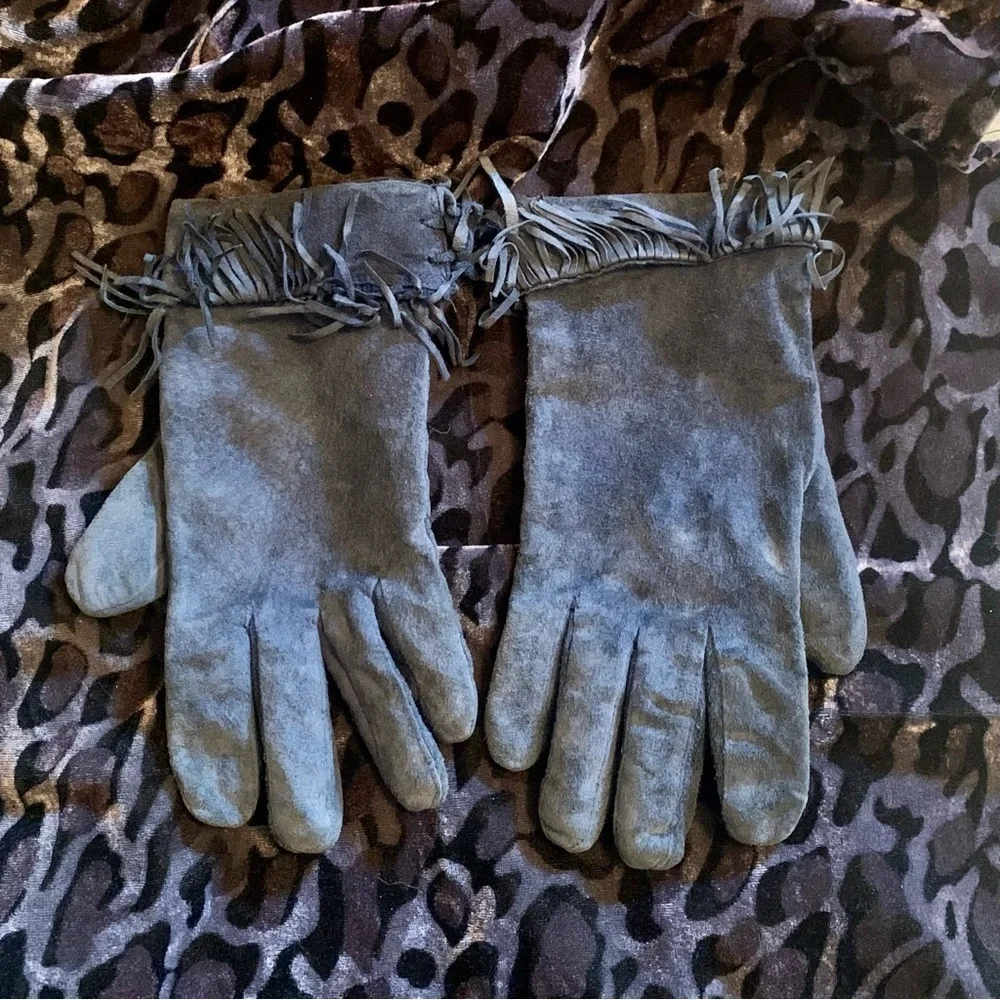🧤 🕶 Extremely Cool Women’s Blue Suede Gloves with Fringe, Pre-owned 👖👢